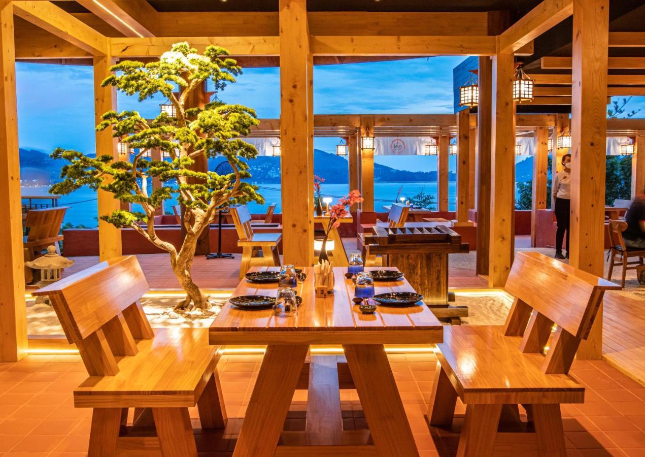 Kalima Resort&Spa - SHA Plus Patong Exterior foto The interior of the restaurant
