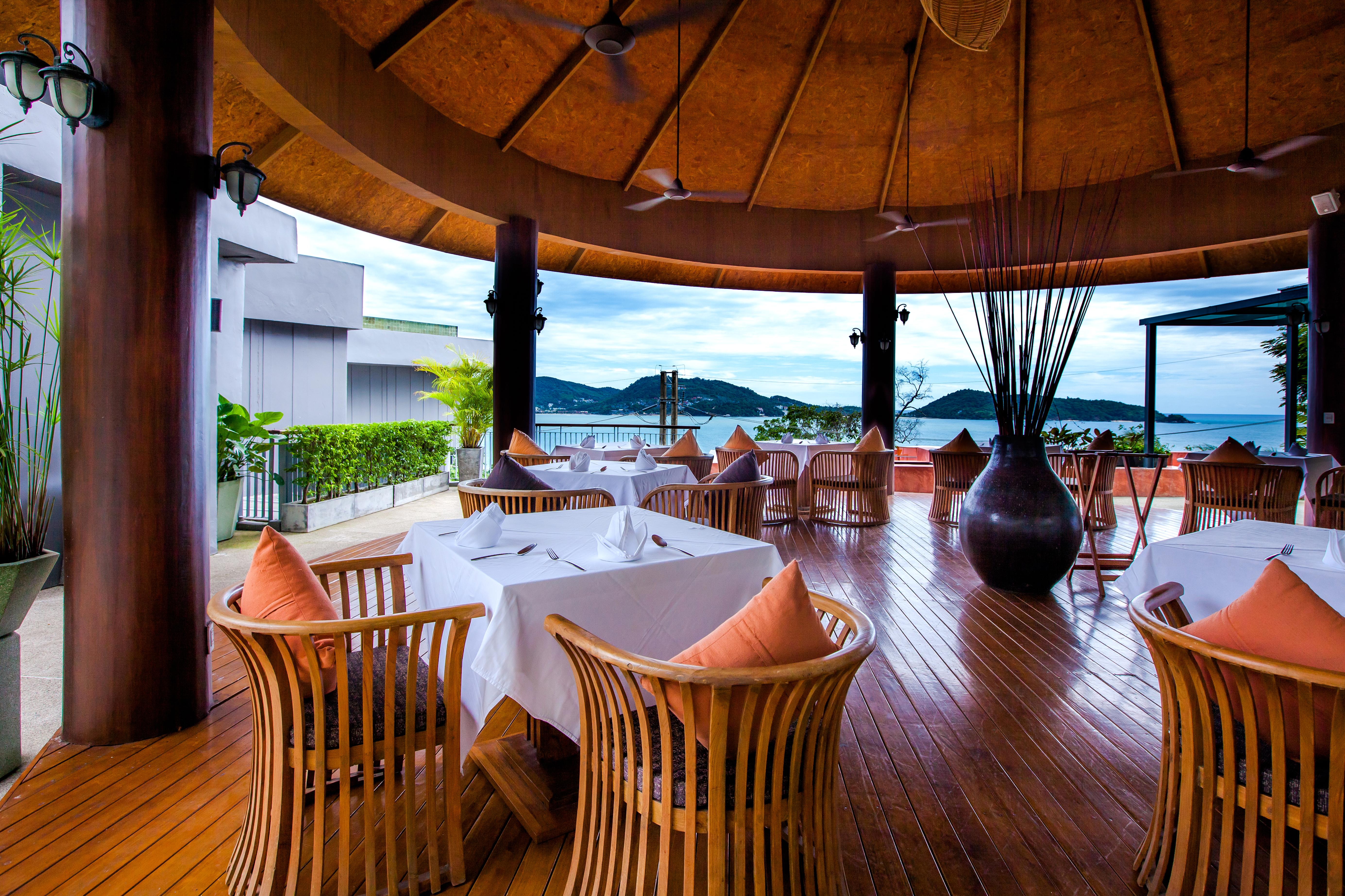Kalima Resort&Spa - SHA Plus Patong Exterior foto The restaurant at the resort