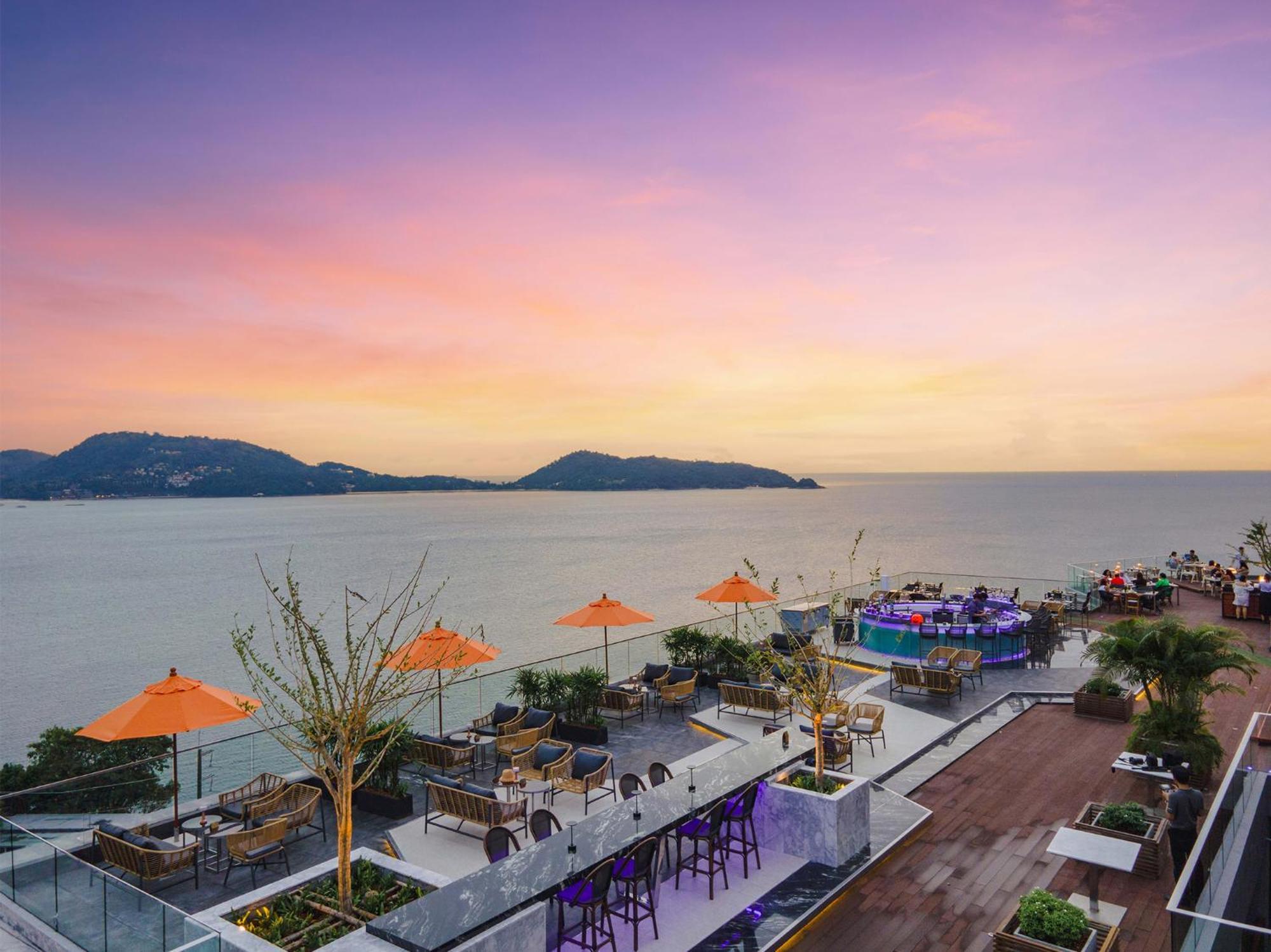 Kalima Resort&Spa - SHA Plus Patong Exterior foto View of Pattaya from the rooftop bar